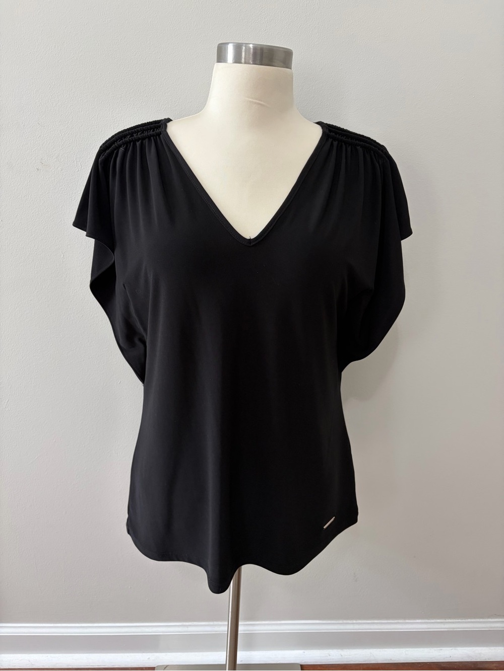Anne Klein Black V-Neck Flutter Sleeve Top Sz S Office Elegance